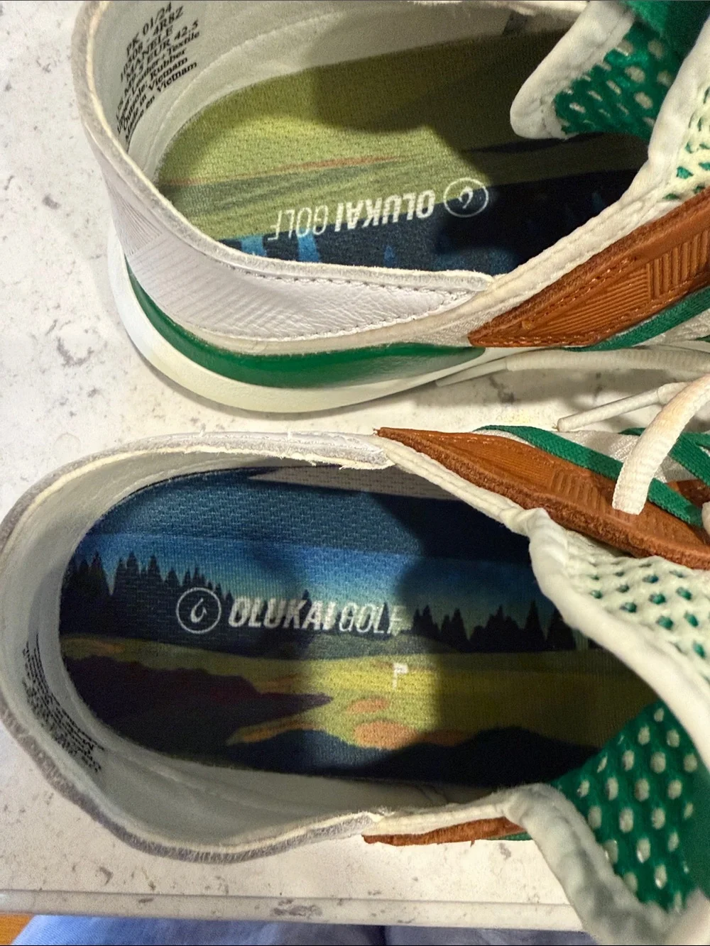OluKai Manele Men’s Breathable Golf Shoe